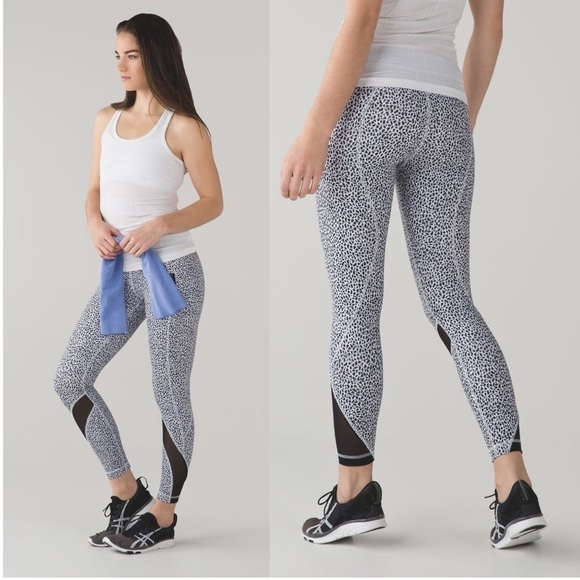LULULEMON Inspire Tight Black & White Miss Mossaic Mesh - Picture 1 of 6